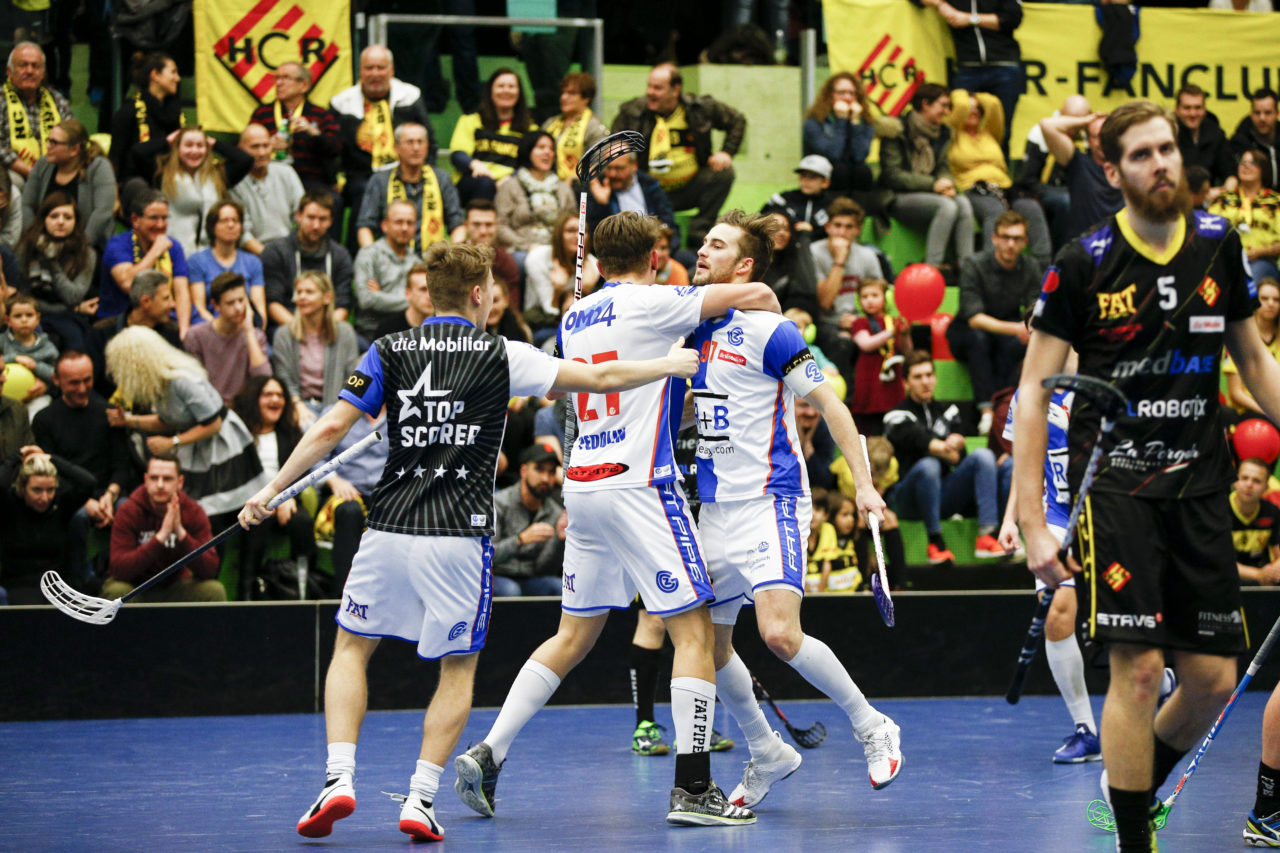 Luca Graf (Nr. 97, GC Unihockey) jubelt nach seinem Ausgleich zum 4:4.

(Cup Halbfinale; GC - HC Rychenberg Winterthur; 12.1.2018,; Sporthalle Hardau, Zuerich)
Photos: www.unihockey-fotos.ch / Claudio Thoma
