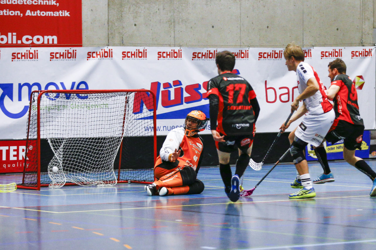 Jarkko Nurmela (Topscorer, UHC Alligator Malans) sorgt fuer den 6:5 Anschluss.

(UHC Uster - Alligator Malans; 20.1.2018; Sporthalle Buchholz, Uster)
Photos: www.unihockey-fotos.ch / Claudio Thoma