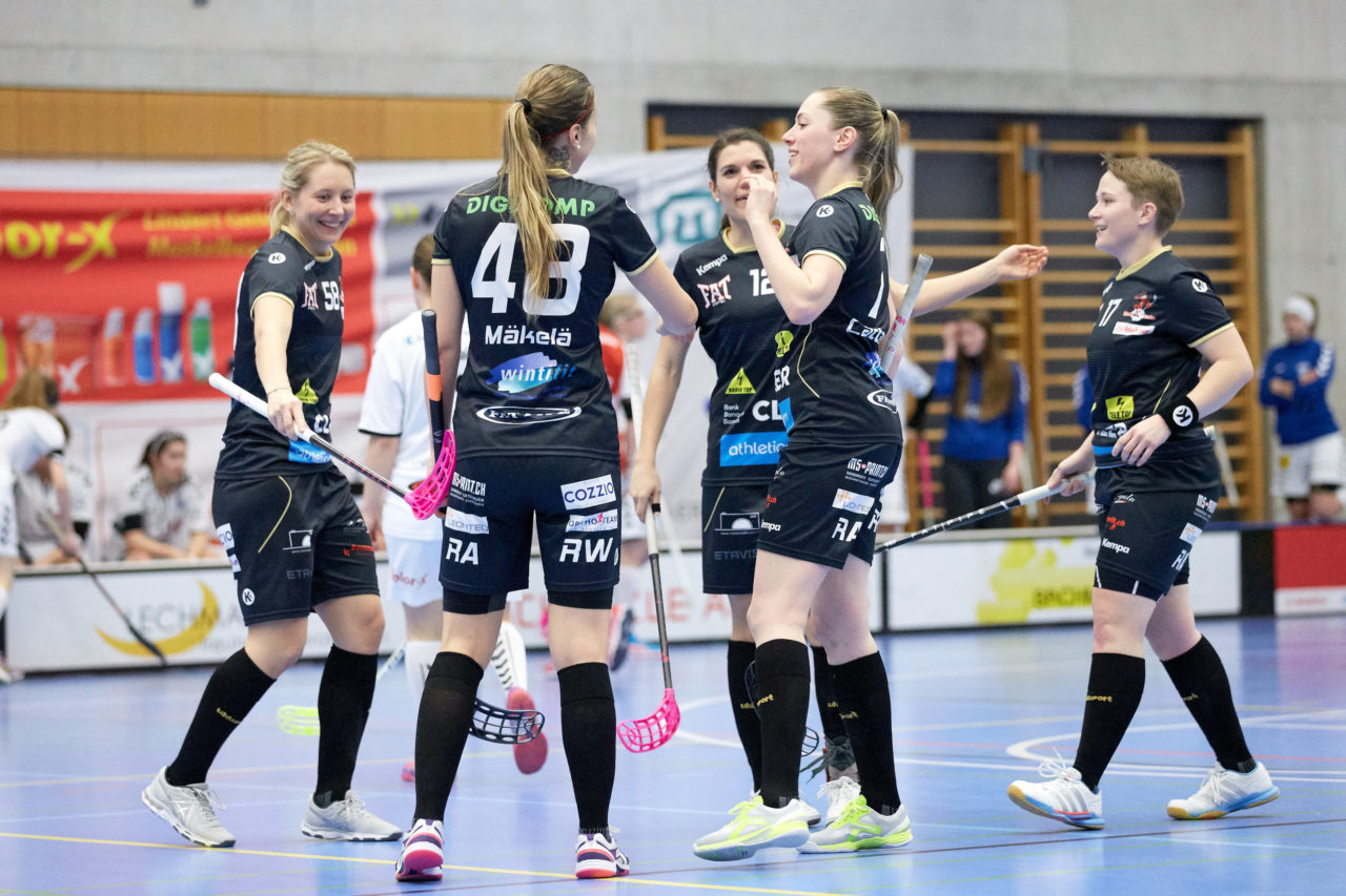 Zug United Damen NLA
Zug United - Red Ants Rychenberg Winterthur 
Resultat 1 : 11 am 20. Januar 2018 in der Sporthalle  Schönenbühl in Unterägeri 
Bild: Michael Peter