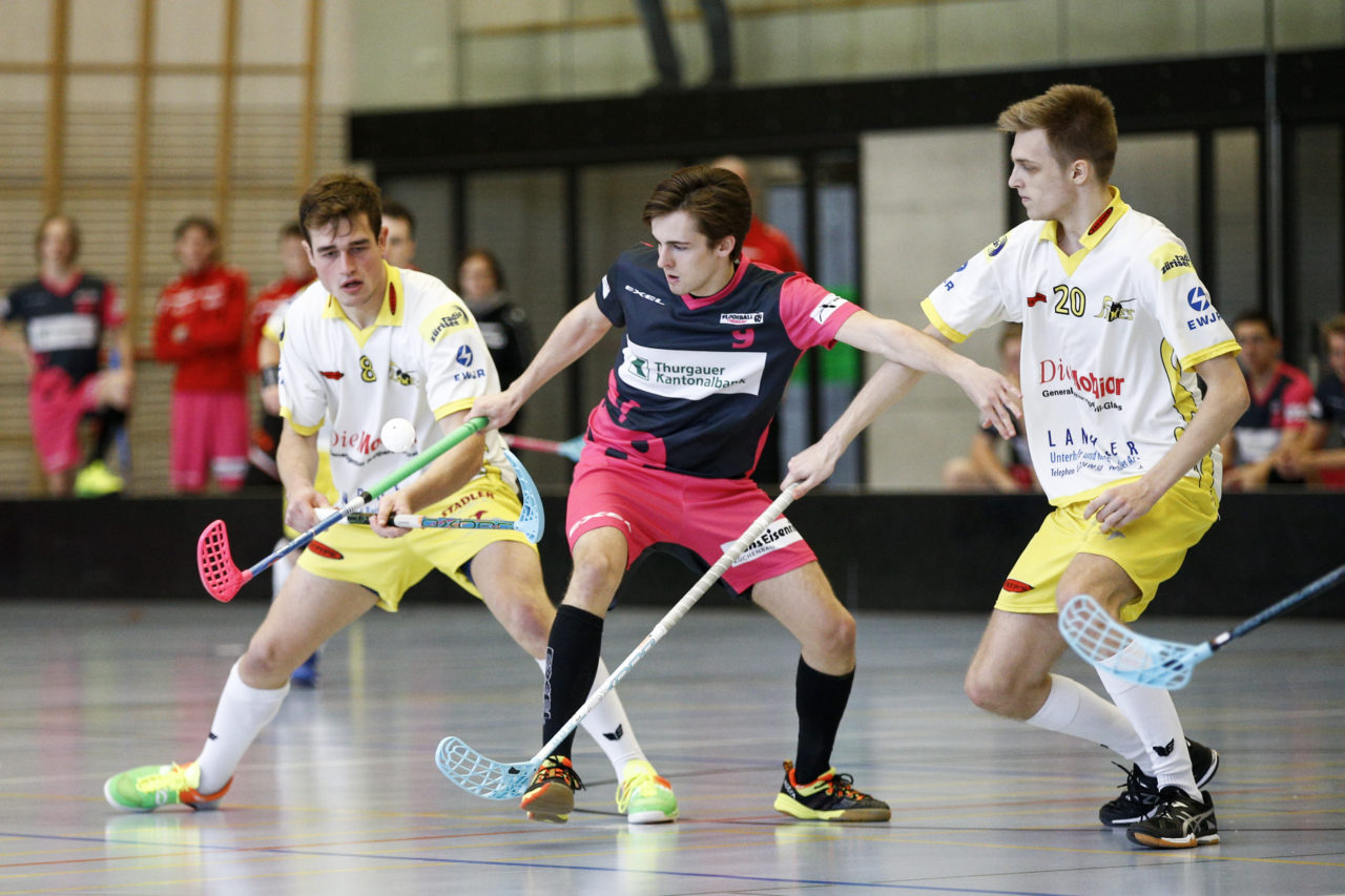 Floorball Thurgau U21 - Jona Uznach Flames U21
(16.1.2018, Paul Reinhart Halle, Weinfelden)
Photos: www.unihockey-fotos.ch Claudio Thoma