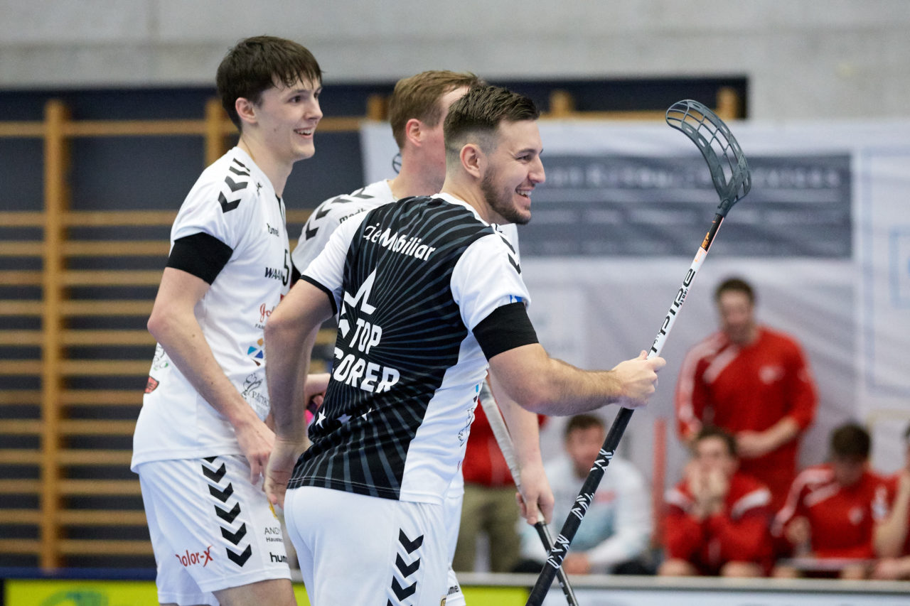 Zug United Herren NLA
Zug United - UHC Thun 
Resultat 8 : 4 am 20. Januar 2018 in der Sporthalle  Schönenbühl in Unterägeri 
Bild: Michael Peter