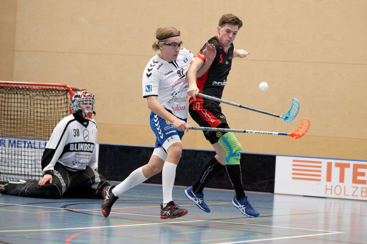 Junioren U21A Zug United - UHC Uster 
Resultat 5 : 4 nach Verlängerung  am 7. Januar 2018 in der Sporthalle Hofmatt in Oberägeri 
Bild: Michael Peter