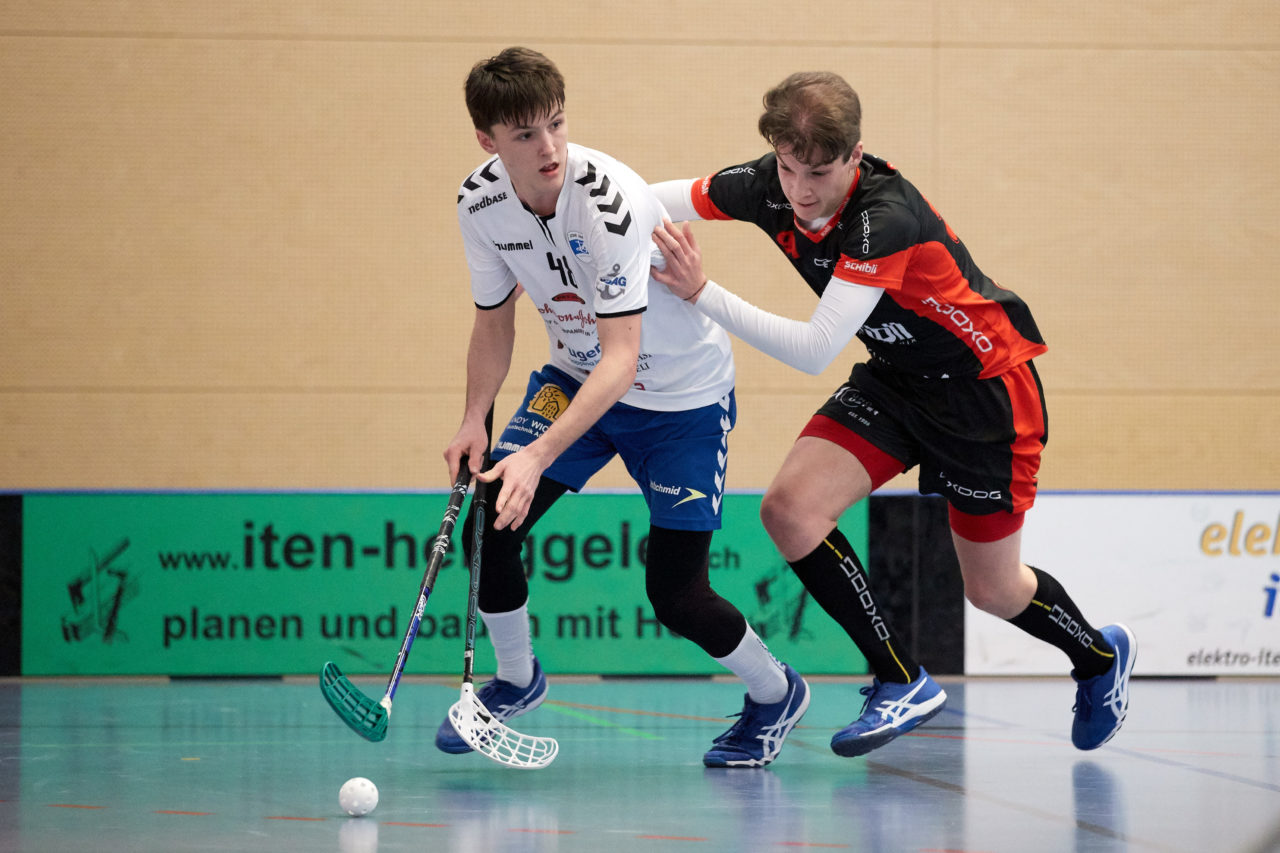 Junioren U21A Zug United - UHC Uster 
Resultat 5 : 4 nach Verlängerung  am 7. Januar 2018 in der Sporthalle Hofmatt in Oberägeri 
Bild: Michael Peter
