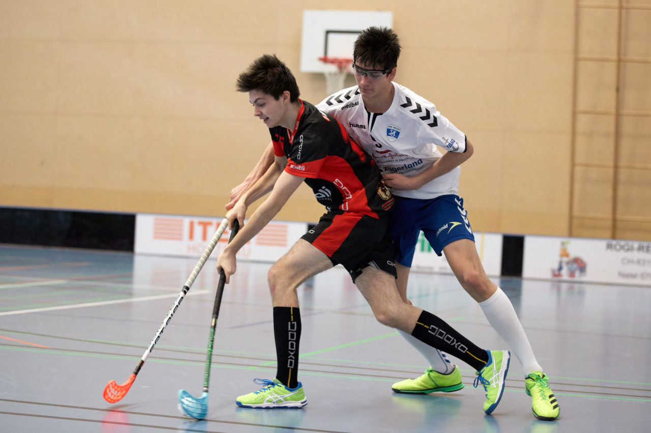 Junioren U21A Zug United - UHC Uster 
Resultat 5 : 4 nach Verlängerung  am 7. Januar 2018 in der Sporthalle Hofmatt in Oberägeri 
Bild: Michael Peter