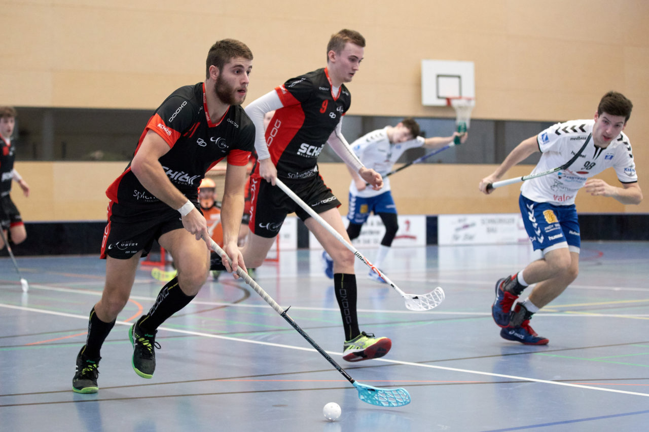 Junioren U21A Zug United - UHC Uster 
Resultat 5 : 4 nach Verlängerung  am 7. Januar 2018 in der Sporthalle Hofmatt in Oberägeri 
Bild: Michael Peter