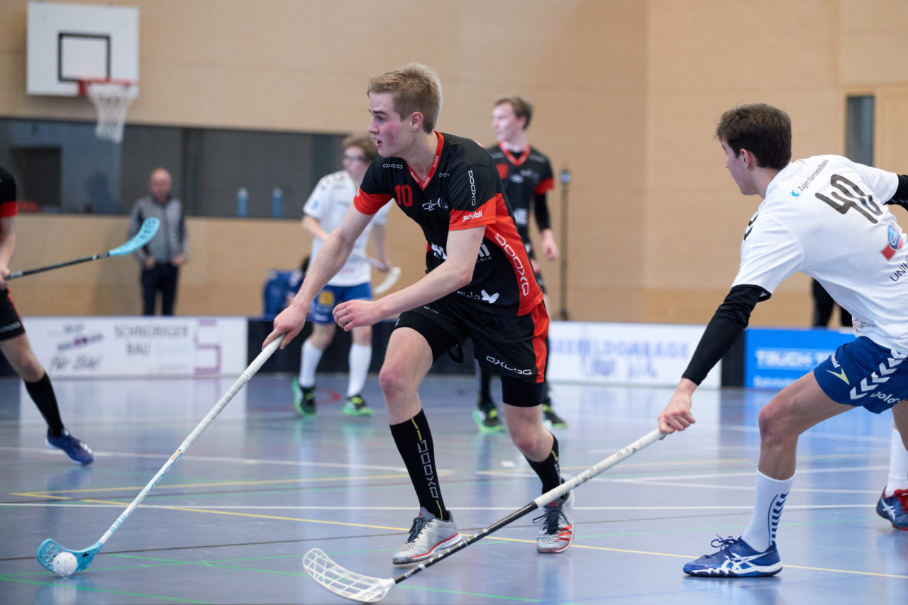 Junioren U21A Zug United - UHC Uster 
Resultat 5 : 4 nach Verlängerung  am 7. Januar 2018 in der Sporthalle Hofmatt in Oberägeri 
Bild: Michael Peter