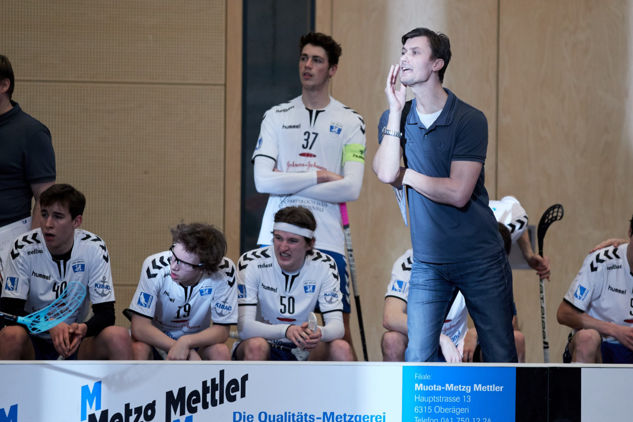 Junioren U21A Zug United - UHC Uster 
Resultat 5 : 4 nach Verlängerung  am 7. Januar 2018 in der Sporthalle Hofmatt in Oberägeri 
Bild: Michael Peter