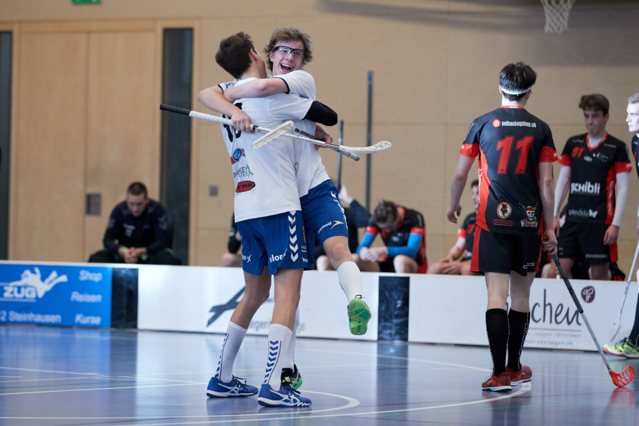 Junioren U21A Zug United - UHC Uster 
Resultat 5 : 4 nach Verlängerung  am 7. Januar 2018 in der Sporthalle Hofmatt in Oberägeri 
Bild: Michael Peter