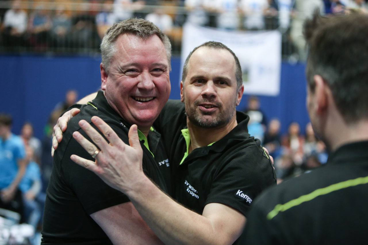 Wankdorfhalle (Bern), 24.02.2018, Unihockey Herren Schweizer Cupfinal, SV Wiler-Ersigen - GC Unihockey, Thomas Berger und Adi Bernasconi (SV Wiler-Ersigen)

(Severin Binkert, unihockey-fotos.ch)

Copyright: Severin Binkert, unihockey-fotos.ch – Dieses Bild wurde durch swiss unihockey lizenziert und darf ausschliesslich auf den Online-Kanälen von swiss unihockey verwendet werden. Die redaktionelle oder kommerzielle Nutzung durch Dritte (Medien, Vereine, Unternehmen oder Privatpersonen) per Download von diesem flickr-Account ist ausgeschlossen. Das Bild kann bei Interesse via unihockey-fotos.ch kostenpflichtig lizenziert werden. unihockey-fotos.ch behält sich vor, fehlbaren Medien, Vereinen, Unternehmen oder Privatpersonen Bilder mit einem Zuschlag in Rechnung zu stellen.