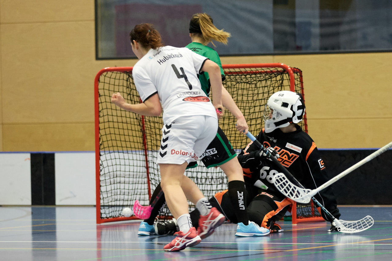 Zug United Damen NLA 
Zug United - UHC Waldkirch St Gallen 
Resultat 3 :4 nach Verlängerung am 17. Februar 2018 in der Sporthalle  Hofmatt in Oberägeri 
Bild: Michael Peter