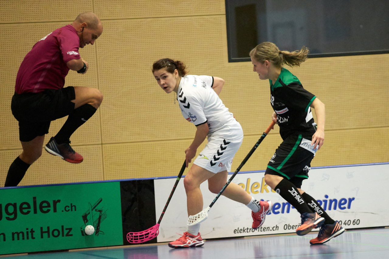 Zug United Damen NLA 
Zug United - UHC Waldkirch St Gallen 
Resultat 3 :4 nach Verlängerung am 17. Februar 2018 in der Sporthalle  Hofmatt in Oberägeri 
Bild: Michael Peter