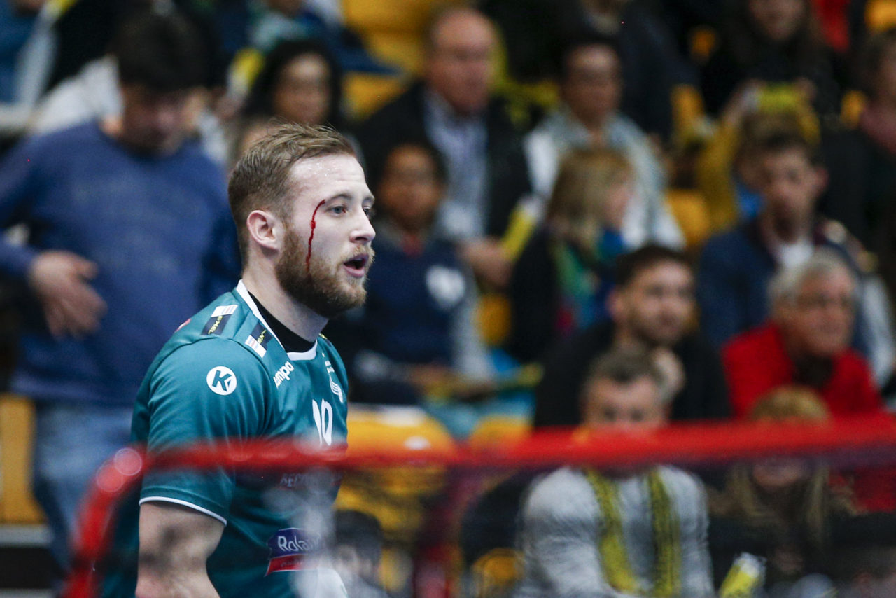 Dave Wittwer (Nr. 10, SV Wiler-Ersigen) ist vom Spiel gezeichnet.

(HC Rychenberg Winterthur - SV Wiler-Ersigen; Playoff Spiel 1; 17.3.2018; Eulachhallen; Winterthur)
Photos: www.unihockey-fotos.ch / Claudio Thoma