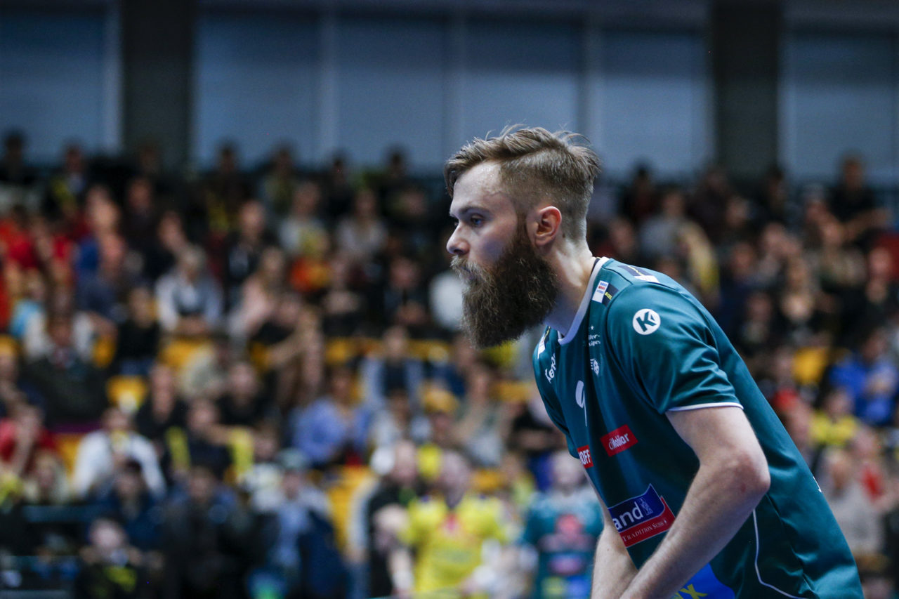 Daniel Johnsson (Nr. 9, SV Wiler-Ersigen)'s Blayoffbart ist schon weit fortgeschritten.

(HC Rychenberg Winterthur - SV Wiler-Ersigen; Playoff Spiel 1; 17.3.2018; Eulachhallen; Winterthur)
Photos: www.unihockey-fotos.ch / Claudio Thoma