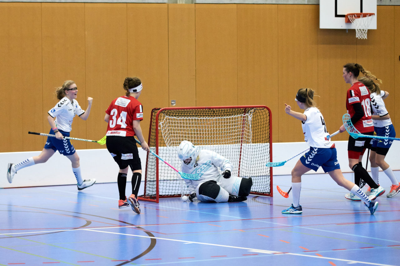 Juniorinnen U21B Aufstiegsspiele 3. Spiel Zug United -  Unihockey Basel Regio 
Resultat 4 : 6 am  18. März 2018 in der Sporthalle Schönenbühl in Unterägeri 
Bild: Michael Peter