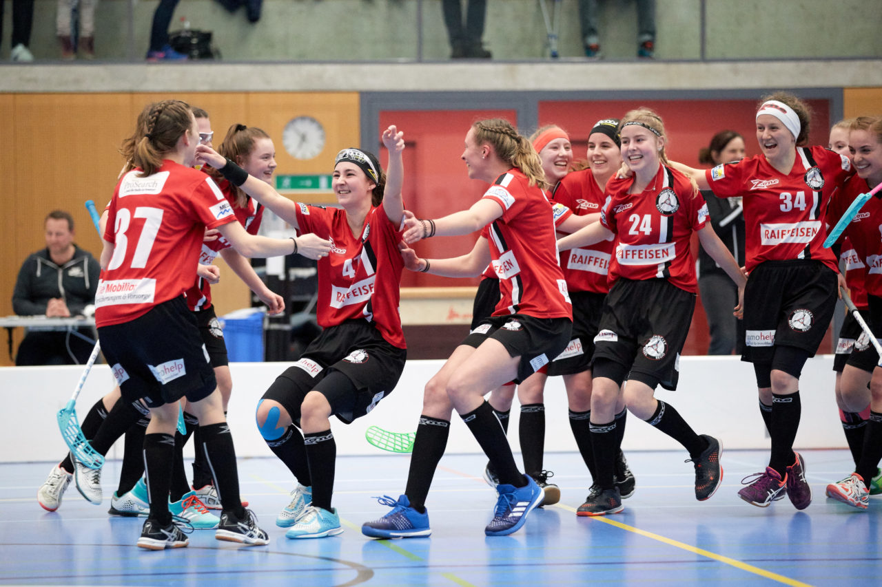 Juniorinnen U21B Aufstiegsspiele 3. Spiel Zug United -  Unihockey Basel Regio 
Resultat 4 : 6 am  18. März 2018 in der Sporthalle Schönenbühl in Unterägeri 
Bild: Michael Peter