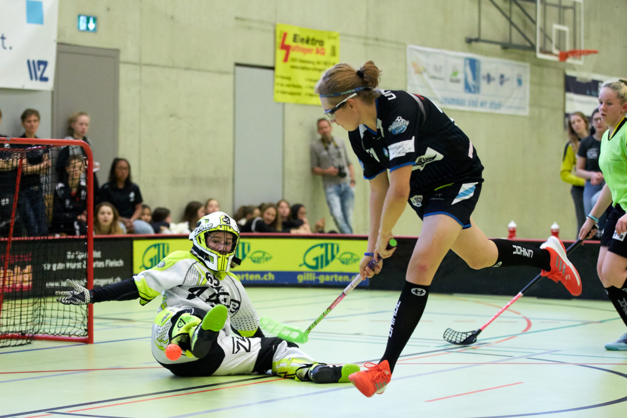 Schweizermeisterschaft 2018 der Juniorinnen B und C 
am 14. und 15. April  2018 in der Sporthalle Dorfmatt in Rotkreuz Der UHC Einhorn Hünenberg wird  in beiden Ligen Schweizermeister 
Bild: Michael Peter