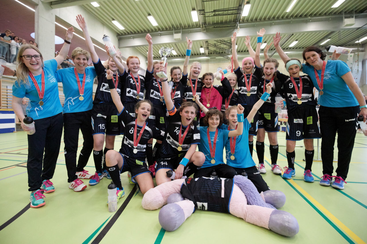 Schweizermeisterschaft 2018 der Juniorinnen B und C 
am 14. und 15. April  2018 in der Sporthalle Dorfmatt in Rotkreuz Der UHC Einhorn Hünenberg wird  in beiden Ligen Schweizermeister 
Bild: Michael Peter