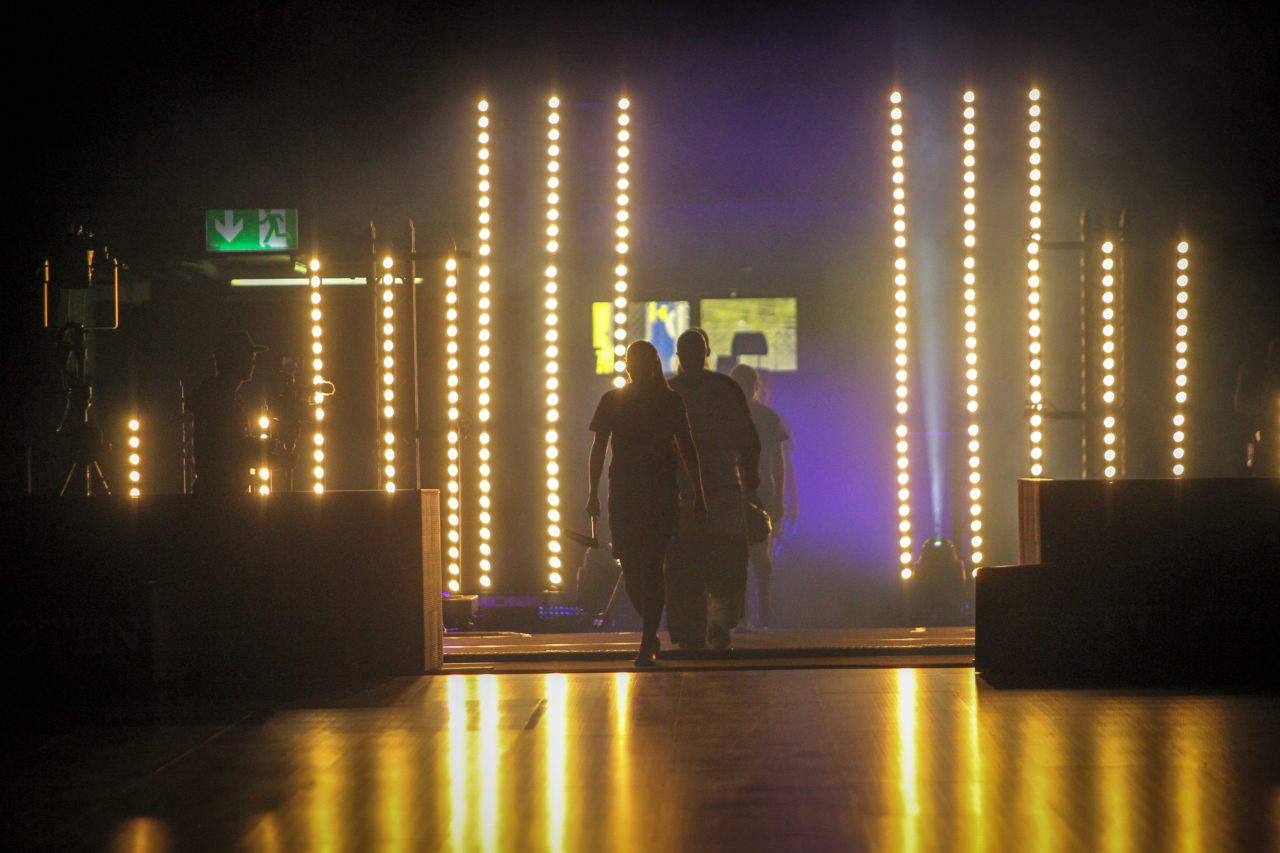 Swiss Arena (Kloten), 22.04.2018, Unihockey Damen NLA Superfinal, piranha chur - UHC Dietlikon, der UHC Dietlikon beim Einlaufen vor dem Spiel

(Claudio Schwarz, unihockey-fotos.ch)

Copyright: Claudio Schwarz, unihockey-fotos.ch – Dieses Bild wurde durch swiss unihockey lizenziert und darf ausschliesslich auf den Online-Kanälen von swiss unihockey verwendet werden. Die redaktionelle oder kommerzielle Nutzung durch Dritte (Medien, Vereine, Unternehmen oder Privatpersonen) per Download von diesem flickr-Account ist ausgeschlossen. Das Bild kann bei Interesse via unihockey-fotos.ch kostenpflichtig lizenziert werden. unihockey-fotos.ch behält sich vor, fehlbaren Medien, Vereinen, Unternehmen oder Privatpersonen Bilder mit einem Zuschlag in Rechnung zu stellen.