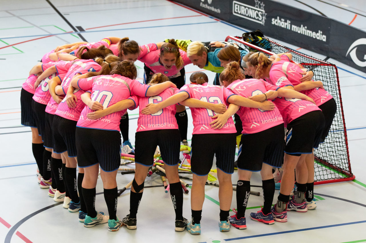 Damen 2. Liga Gruppe 3  
Einhorn Hünenberg - Zuger Highlands  
Resultat 2 : 4 am 21. Oktober 2018 in der Sporthalle Neuheim in Eschenbach 
Bild: Michael Peter