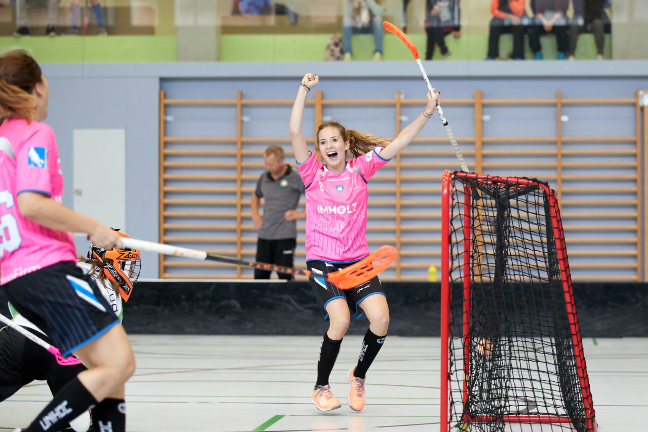 Damen 2. Liga Gruppe 3  
Einhorn Hünenberg - Zuger Highlands  
Resultat 2 : 4 am 21. Oktober 2018 in der Sporthalle Neuheim in Eschenbach 
Bild: Michael Peter