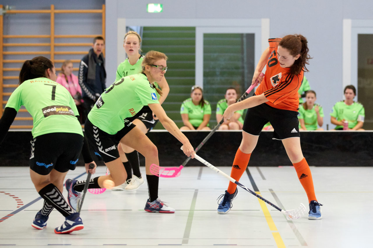 Damen 2. Liga Gruppe 3  
Kadetten UH Schaffhausen - Zuger Highlands  
Resultat 0 : 1 am 21. Oktober 2018 in der Sporthalle Neuheim in Eschenbach 
Bild: Michael Peter
