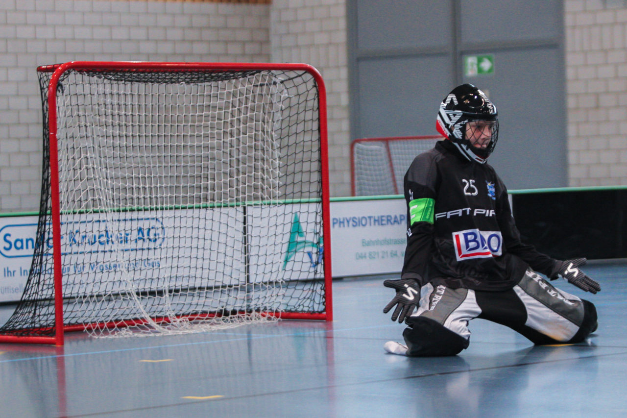 Sporthalle Dürrbach (Dübendorf), 20.10.2018, Unihockey Juniorinnen C 2. Runde, Kloten-Dietlikon Jets - Hot Chilis Rümlang-Regensdorf II, 

(Claudio Schwarz, unihockey-fotos.ch)

Copyright: Claudio Schwarz, unihockey-fotos.ch – Dieses Bild wurde durch swiss unihockey lizenziert und darf ausschliesslich auf den Online-Kanälen von swiss unihockey verwendet werden. Die redaktionelle oder kommerzielle Nutzung durch Dritte (Medien, Vereine, Unternehmen oder Privatpersonen) per Download von diesem flickr-Account ist ausgeschlossen. Das Bild kann bei Interesse via unihockey-fotos.ch kostenpflichtig lizenziert werden. unihockey-fotos.ch behält sich vor, fehlbaren Medien, Vereinen, Unternehmen oder Privatpersonen Bilder mit einem Zuschlag in Rechnung zu stellen.