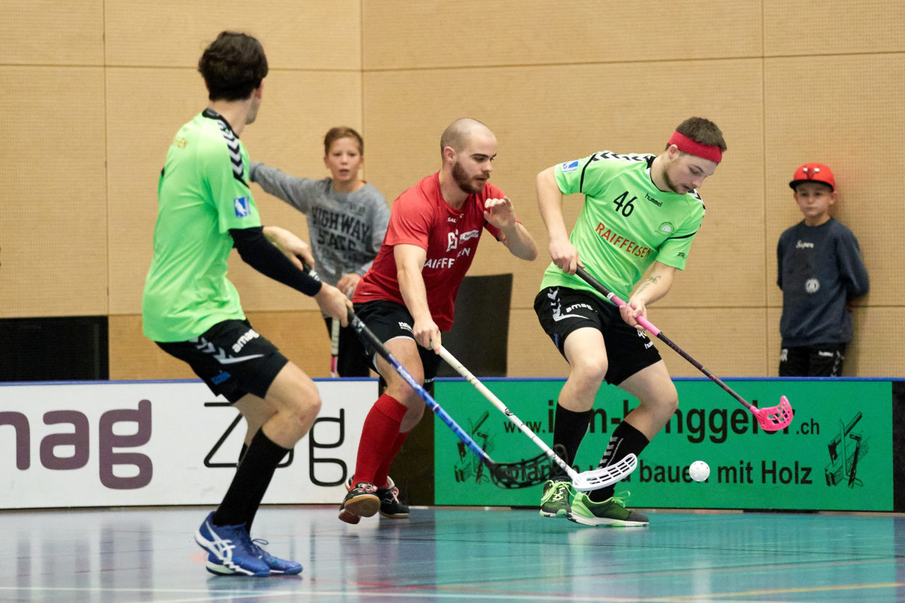 Herren 1. Liga Gruppe 2 
Zuger Highlands - Bülach Floorball 
Resultat 5 : 6 nach Verlängerung  am 11. November 2018 in der Sporthalle  Hofmatt in Oberägeri 
Bild: Michael Peter