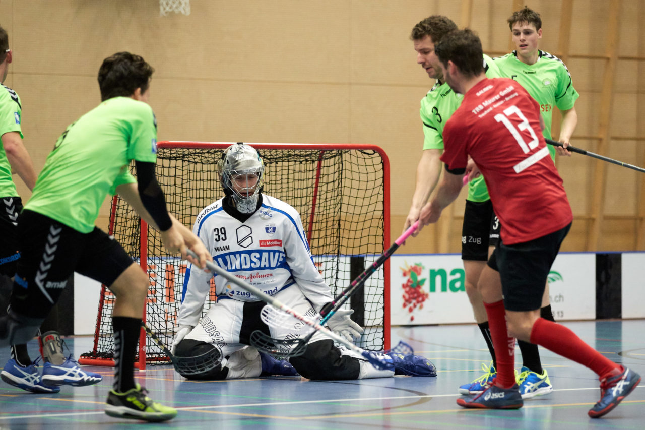 Herren 1. Liga Gruppe 2 
Zuger Highlands - Bülach Floorball 
Resultat 5 : 6 nach Verlängerung  am 11. November 2018 in der Sporthalle  Hofmatt in Oberägeri 
Bild: Michael Peter