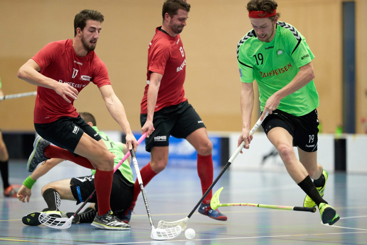 Herren 1. Liga Gruppe 2 
Zuger Highlands - Bülach Floorball 
Resultat 5 : 6 nach Verlängerung  am 11. November 2018 in der Sporthalle  Hofmatt in Oberägeri 
Bild: Michael Peter