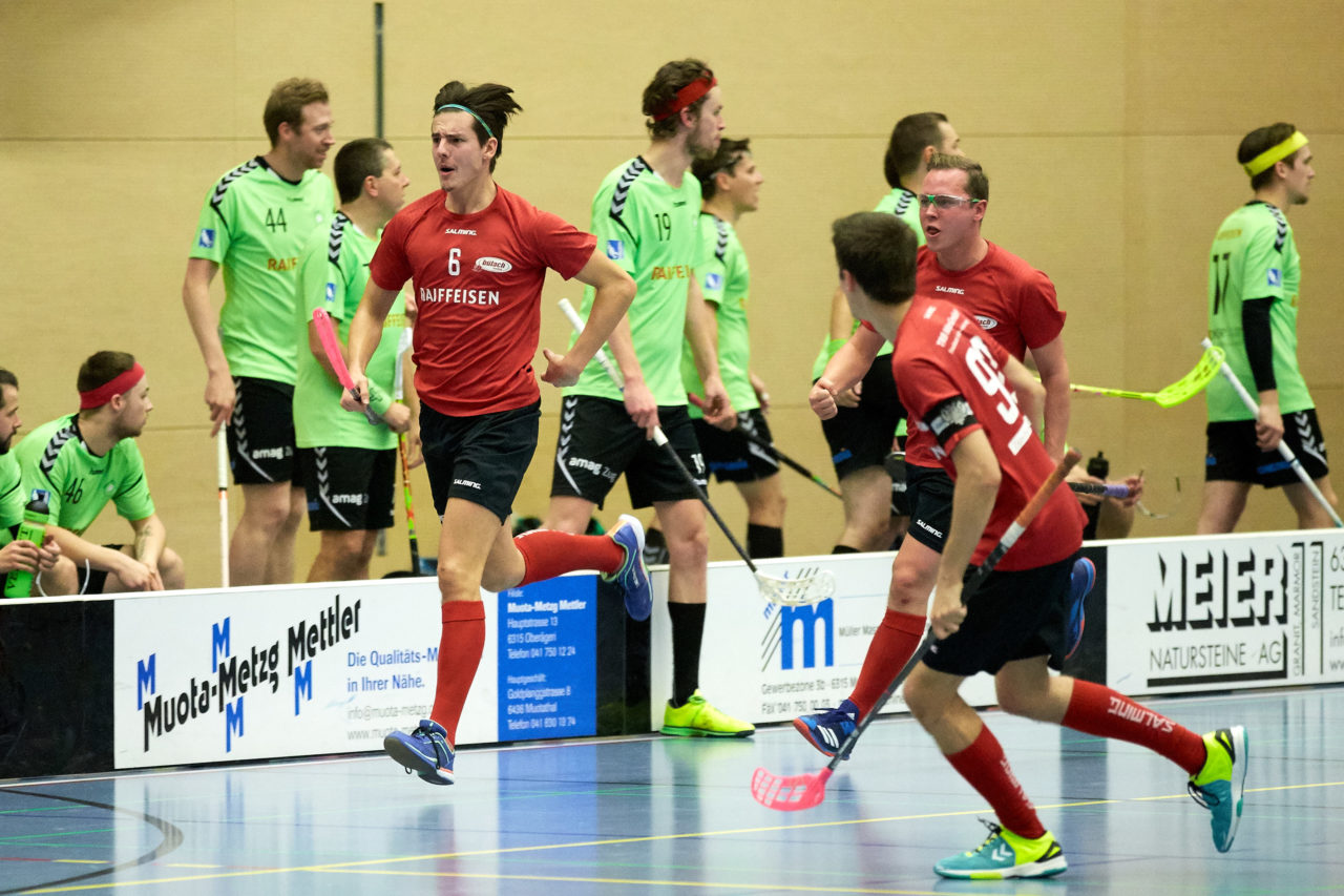 Herren 1. Liga Gruppe 2 
Zuger Highlands - Bülach Floorball 
Resultat 5 : 6 nach Verlängerung  am 11. November 2018 in der Sporthalle  Hofmatt in Oberägeri 
Bild: Michael Peter