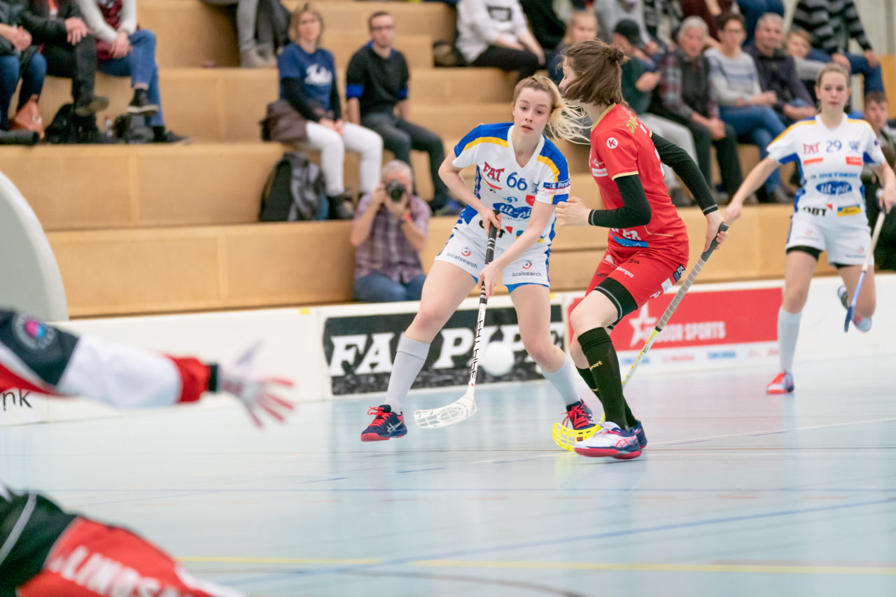 Oberseen (Winterthur), 10.02.2019, Unihockey Damen U21 A 18. Runde, Red Ants Rychenberg Winterthur - Kloten-Dietlikon Jets, Julia Tschudin (Nr. 66, Kloten-Dietlikon Jets) mit einem Abschlussversuch

(Claudio Schwarz, unihockey-fotos.ch)

Copyright: Claudio Schwarz, unihockey-fotos.ch – Dieses Bild wurde durch swiss unihockey lizenziert und darf ausschliesslich auf den Online-Kanälen von swiss unihockey verwendet werden. Die redaktionelle oder kommerzielle Nutzung durch Dritte (Medien, Vereine, Unternehmen oder Privatpersonen) per Download von diesem flickr-Account ist ausgeschlossen. Das Bild kann bei Interesse via unihockey-fotos.ch kostenpflichtig lizenziert werden. unihockey-fotos.ch behält sich vor, fehlbaren Medien, Vereinen, Unternehmen oder Privatpersonen Bilder mit einem Zuschlag in Rechnung zu stellen.