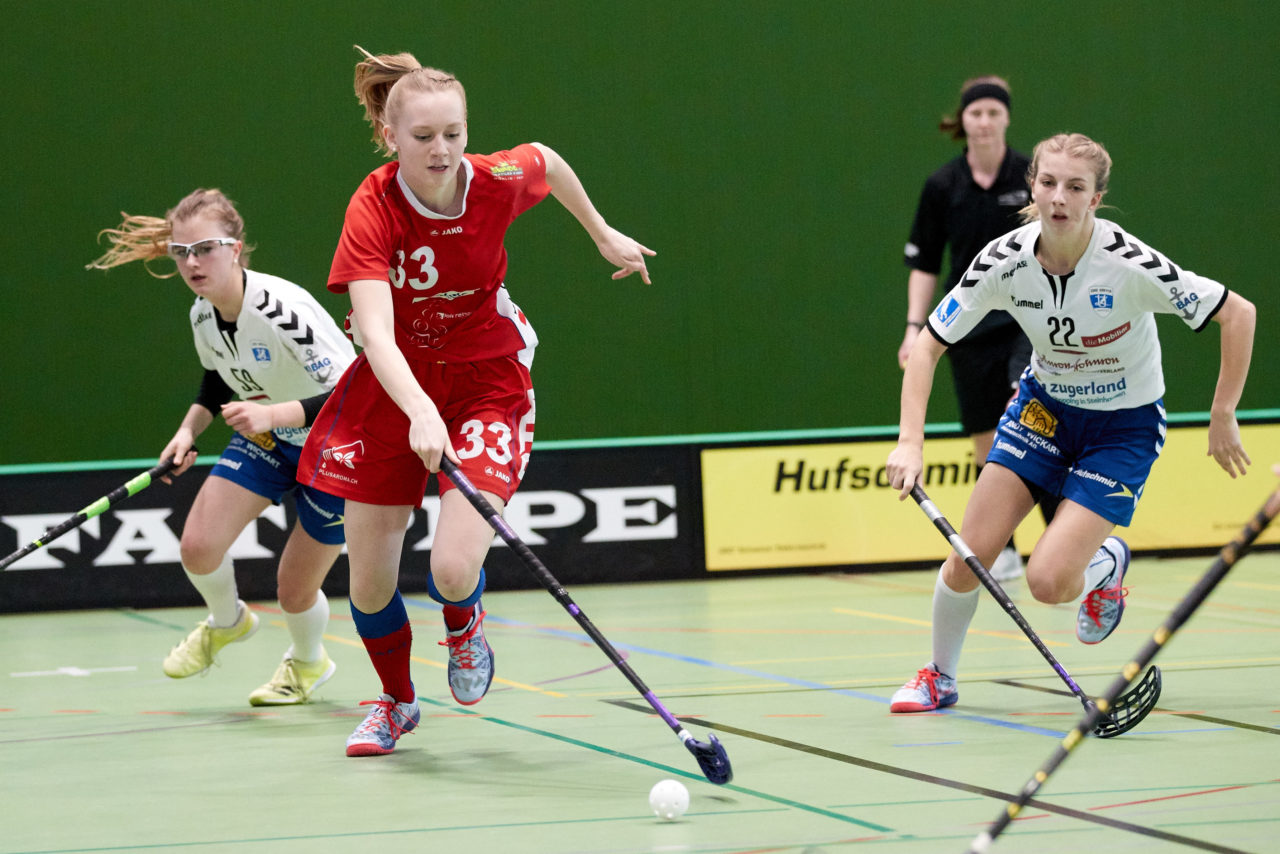 Juniorinnen U21B Qualifikationsspiele der Gruppensieger 3. Spiel 
Zug United - UHC Lok Reinach Resultat 7:5 am 24. März 2019 in der Sporthalle der Kantonsschule Zug 
Bild: Michael Peter
