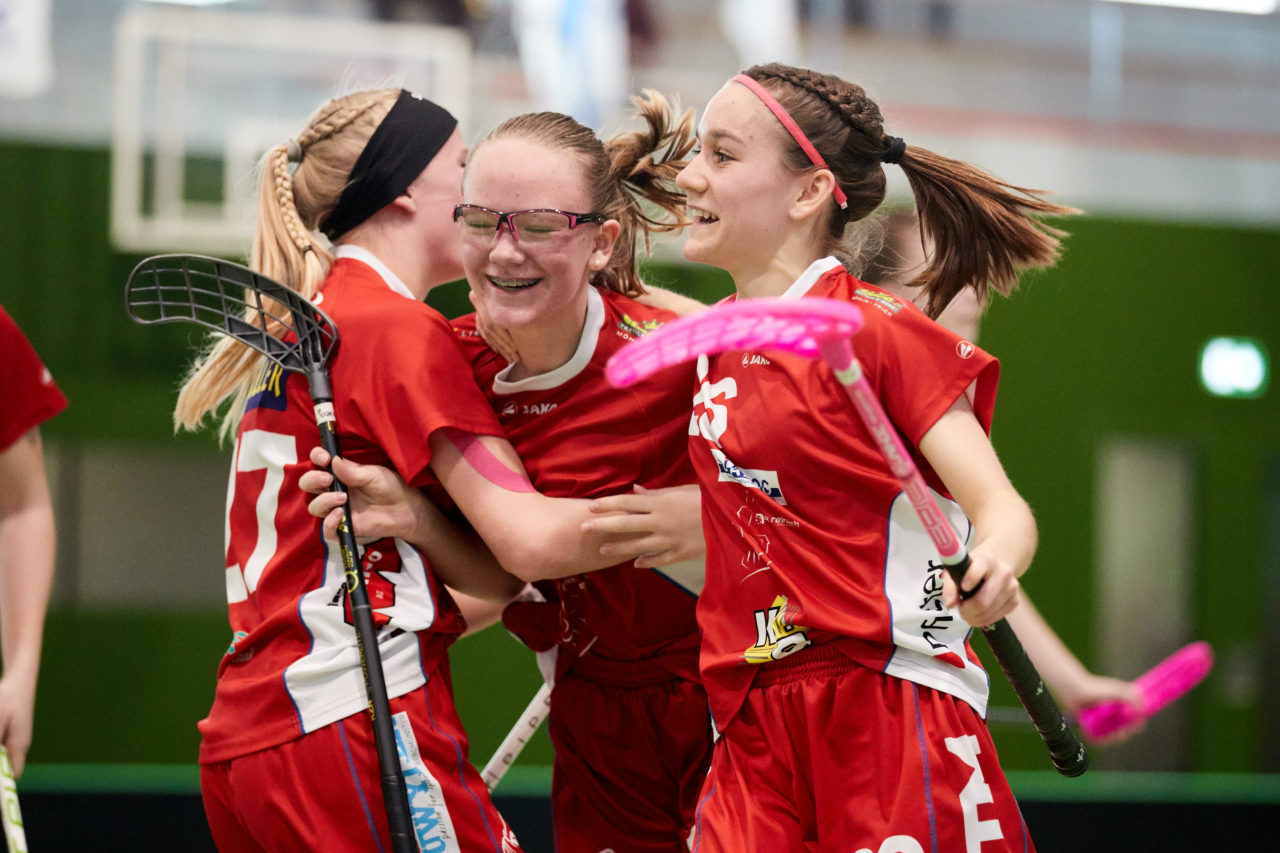 Juniorinnen U21B Qualifikationsspiele der Gruppensieger 3. Spiel 
Zug United - UHC Lok Reinach Resultat 7:5 am 24. März 2019 in der Sporthalle der Kantonsschule Zug 
Bild: Michael Peter