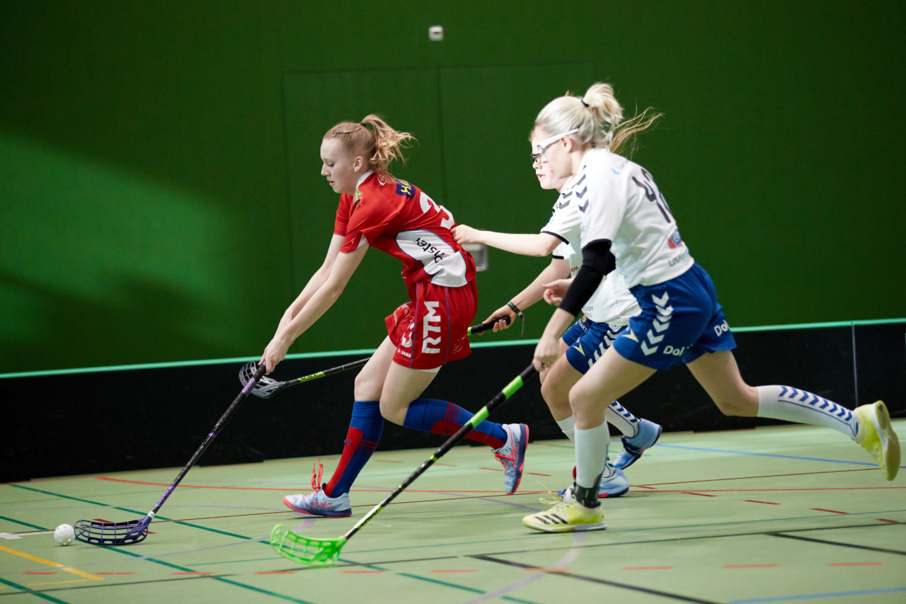 Juniorinnen U21B Qualifikationsspiele der Gruppensieger 3. Spiel 
Zug United - UHC Lok Reinach Resultat 7:5 am 24. März 2019 in der Sporthalle der Kantonsschule Zug 
Bild: Michael Peter