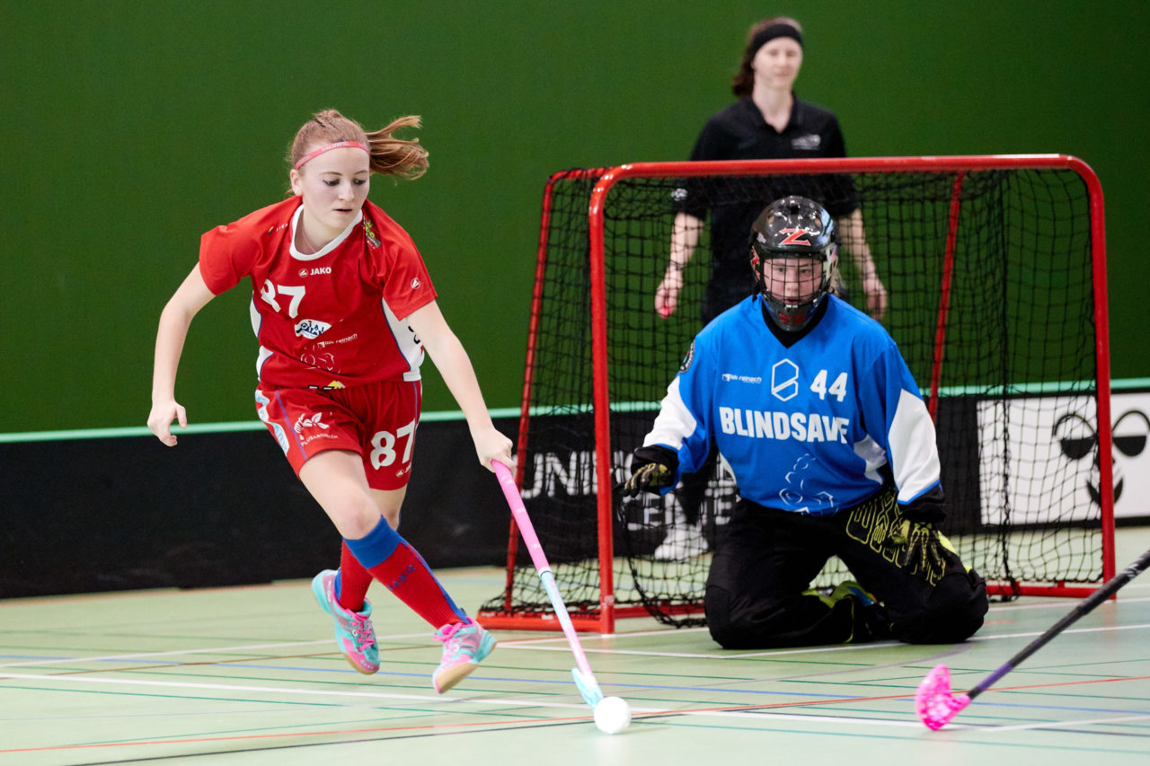 Juniorinnen U21B Qualifikationsspiele der Gruppensieger 3. Spiel 
Zug United - UHC Lok Reinach Resultat 7:5 am 24. März 2019 in der Sporthalle der Kantonsschule Zug 
Bild: Michael Peter