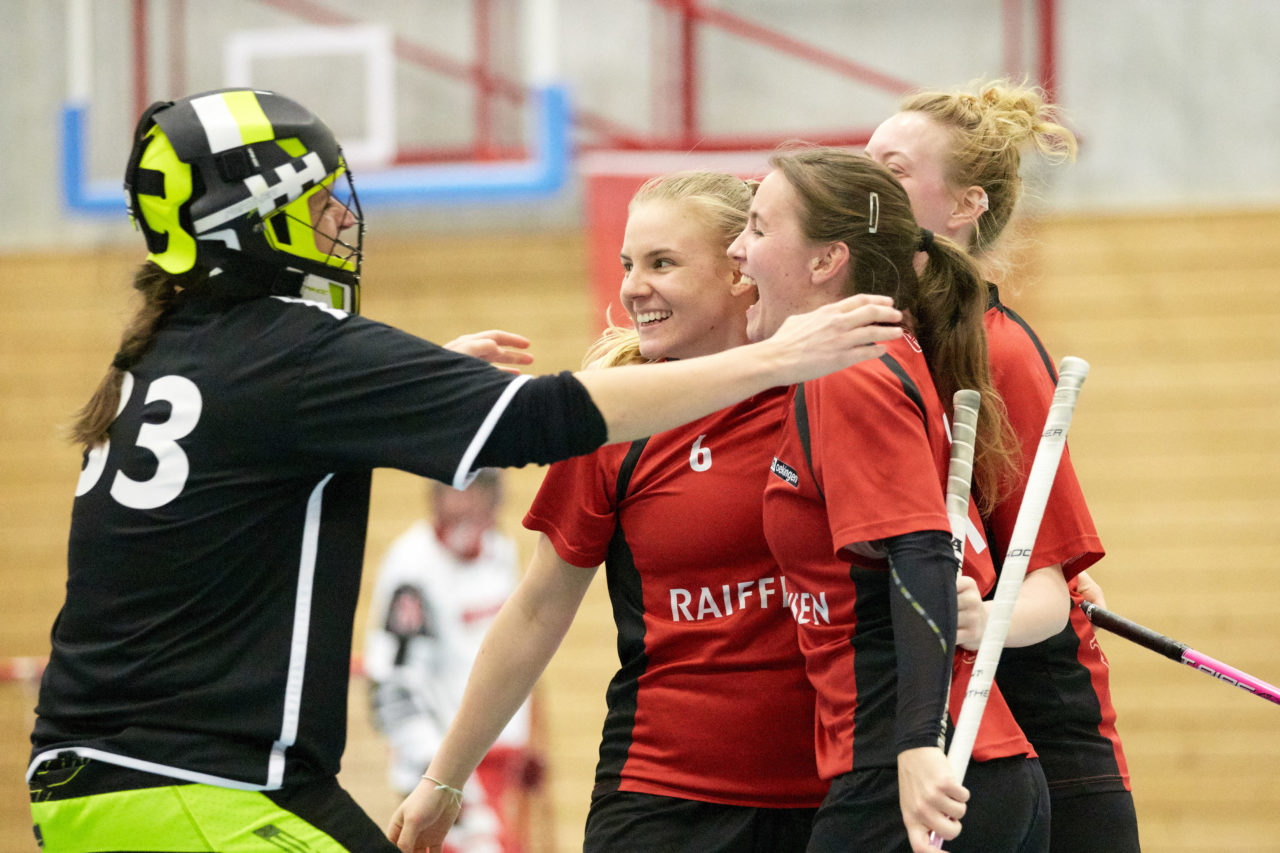 Damen 1. Liga Kleinfeld Playoff Final 1. Spiel 
Florball Albis - UHC Oekingen
Resultat 8 : 10 am 6. April 2019 im Sportzentrum Schachen in Bonstetten 
Bild: Michael Peter