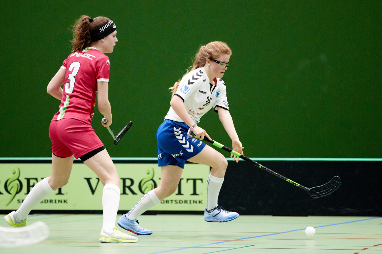 Juniorinnen U21B Aufstiegsspiele U21A 3. Spiel. Zug United steigt mit drei Siegen in die U21 A Liga auf und hat somit alle Nachwuchsteams in der höchsten Liga. UHC Waldkirch-St. Gallen steigt in die U21B ab. 
Zug United - UHC Waldkirch-St. Gallen 5:2 am 7. April 2019 in der Sporthalle der Kantonsschule Zug 
Bild: Michael Peter