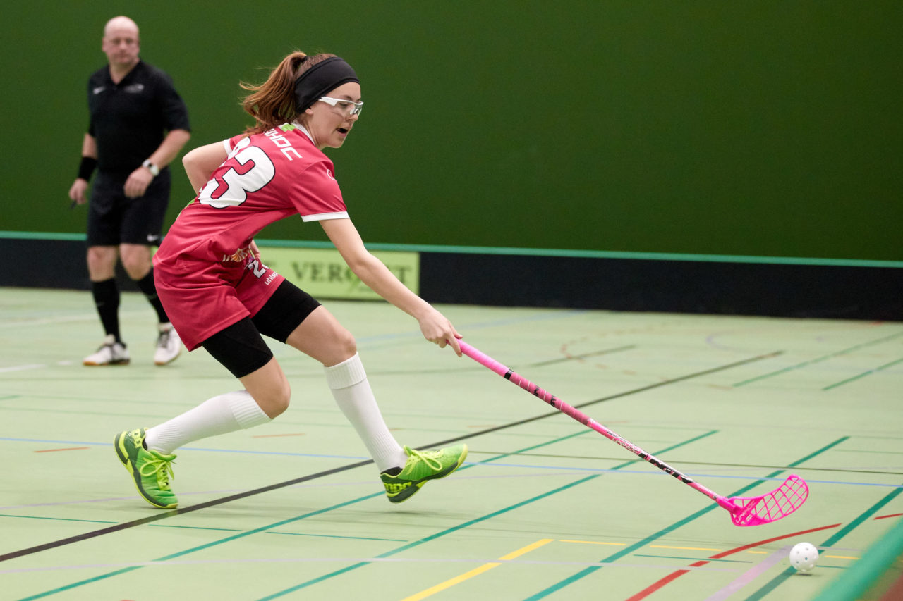 Juniorinnen U21B Aufstiegsspiele U21A 3. Spiel. Zug United steigt mit drei Siegen in die U21 A Liga auf und hat somit alle Nachwuchsteams in der höchsten Liga. UHC Waldkirch-St. Gallen steigt in die U21B ab. 
Zug United - UHC Waldkirch-St. Gallen 5:2 am 7. April 2019 in der Sporthalle der Kantonsschule Zug 
Bild: Michael Peter