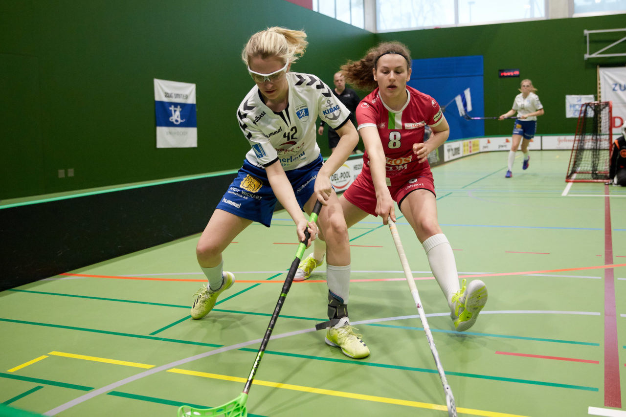 Juniorinnen U21B Aufstiegsspiele U21A 3. Spiel. Zug United steigt mit drei Siegen in die U21 A Liga auf und hat somit alle Nachwuchsteams in der höchsten Liga. UHC Waldkirch-St. Gallen steigt in die U21B ab. 
Zug United - UHC Waldkirch-St. Gallen 5:2 am 7. April 2019 in der Sporthalle der Kantonsschule Zug 
Bild: Michael Peter