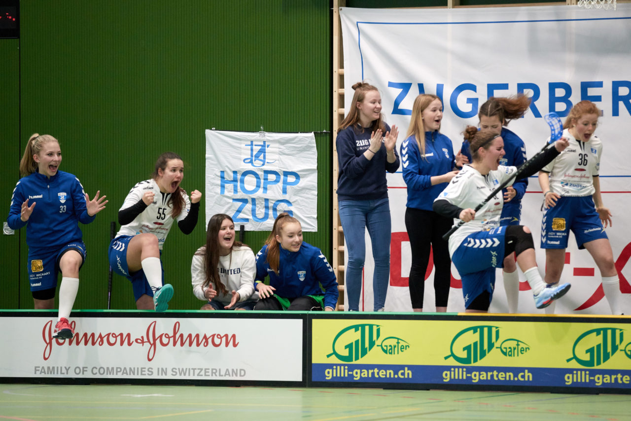 Juniorinnen U21B Aufstiegsspiele U21A 3. Spiel. Zug United steigt mit drei Siegen in die U21 A Liga auf und hat somit alle Nachwuchsteams in der höchsten Liga. UHC Waldkirch-St. Gallen steigt in die U21B ab. 
Zug United - UHC Waldkirch-St. Gallen 5:2 am 7. April 2019 in der Sporthalle der Kantonsschule Zug 
Bild: Michael Peter