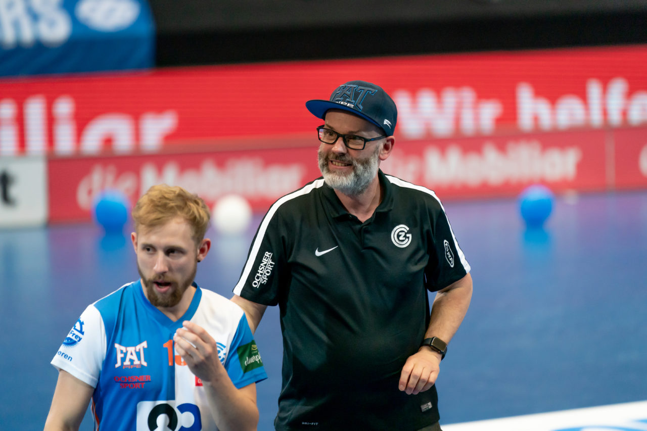 Saalsporthalle (Zürich), 22.04.2019, Unihockey Herren NLA 1/2-Final Spiel 7, GC Unihockey - Alligator Malans, Heinz Widmer freut sich über den Superfinal-Einzug

(Claudio Schwarz, unihockey-fotos.ch)

Copyright: Claudio Schwarz, unihockey-fotos.ch – Dieses Bild wurde durch swiss unihockey lizenziert und darf ausschliesslich auf den Online-Kanälen von swiss unihockey verwendet werden. Die redaktionelle oder kommerzielle Nutzung durch Dritte (Medien, Vereine, Unternehmen oder Privatpersonen) per Download von diesem flickr-Account ist ausgeschlossen. Das Bild kann bei Interesse via unihockey-fotos.ch kostenpflichtig lizenziert werden. unihockey-fotos.ch behält sich vor, fehlbaren Medien, Vereinen, Unternehmen oder Privatpersonen Bilder mit einem Zuschlag in Rechnung zu stellen.