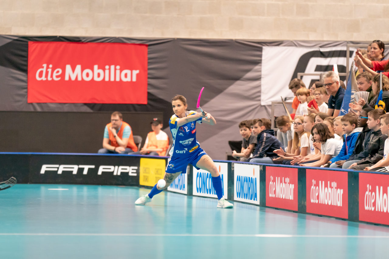 Ruebisbach (Kloten), 30.03.2019, Unihockey Damen NLA Playoffs 1/2-Final Spiel 1, Kloten-Dietlikon Jets - Unihockey Berner Oberland,
(Claudio Schwarz, unihockey-fotos.ch)
Copyright: Claudio Schwarz, unihockey-fotos.ch – Dieses Bild wurde durch swiss unihockey lizenziert und darf ausschliesslich auf den Online-Kanälen von swiss unihockey verwendet werden. Die redaktionelle oder kommerzielle Nutzung durch Dritte (Medien, Vereine, Unternehmen oder Privatpersonen) per Download von diesem flickr-Account ist ausgeschlossen. Das Bild kann bei Interesse via unihockey-fotos.ch kostenpflichtig lizenziert werden. unihockey-fotos.ch behält sich vor, fehlbaren Medien, Vereinen, Unternehmen oder Privatpersonen Bilder mit einem Zuschlag in Rechnung zu stellen.