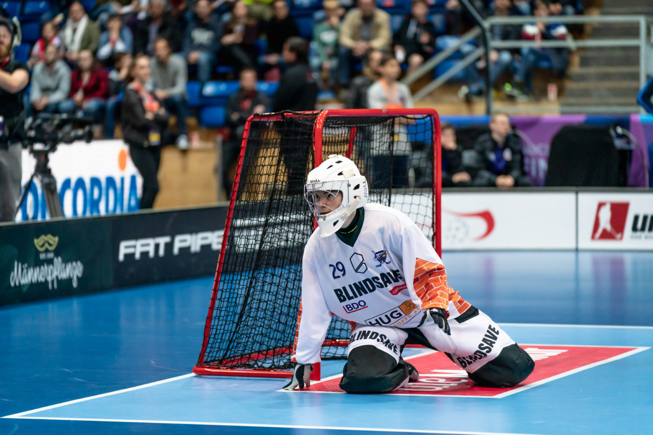SWISS Arena (Kloten), 27.04.2019, Unihockey Damen NLA Superfinal, piranha chur - Kloten-Dietlikon Jets, Monika Schmid (Nr. 29, Kloten-Dietlikon Jets) im Tor der Jets
(Claudio Schwarz, unihockey-fotos.ch)
Copyright: Claudio Schwarz, unihockey-fotos.ch – Dieses Bild wurde durch swiss unihockey lizenziert und darf ausschliesslich auf den Online-Kanälen von swiss unihockey verwendet werden. Die redaktionelle oder kommerzielle Nutzung durch Dritte (Medien, Vereine, Unternehmen oder Privatpersonen) per Download von diesem flickr-Account ist ausgeschlossen. Das Bild kann bei Interesse via unihockey-fotos.ch kostenpflichtig lizenziert werden. unihockey-fotos.ch behält sich vor, fehlbaren Medien, Vereinen, Unternehmen oder Privatpersonen Bilder mit einem Zuschlag in Rechnung zu stellen.