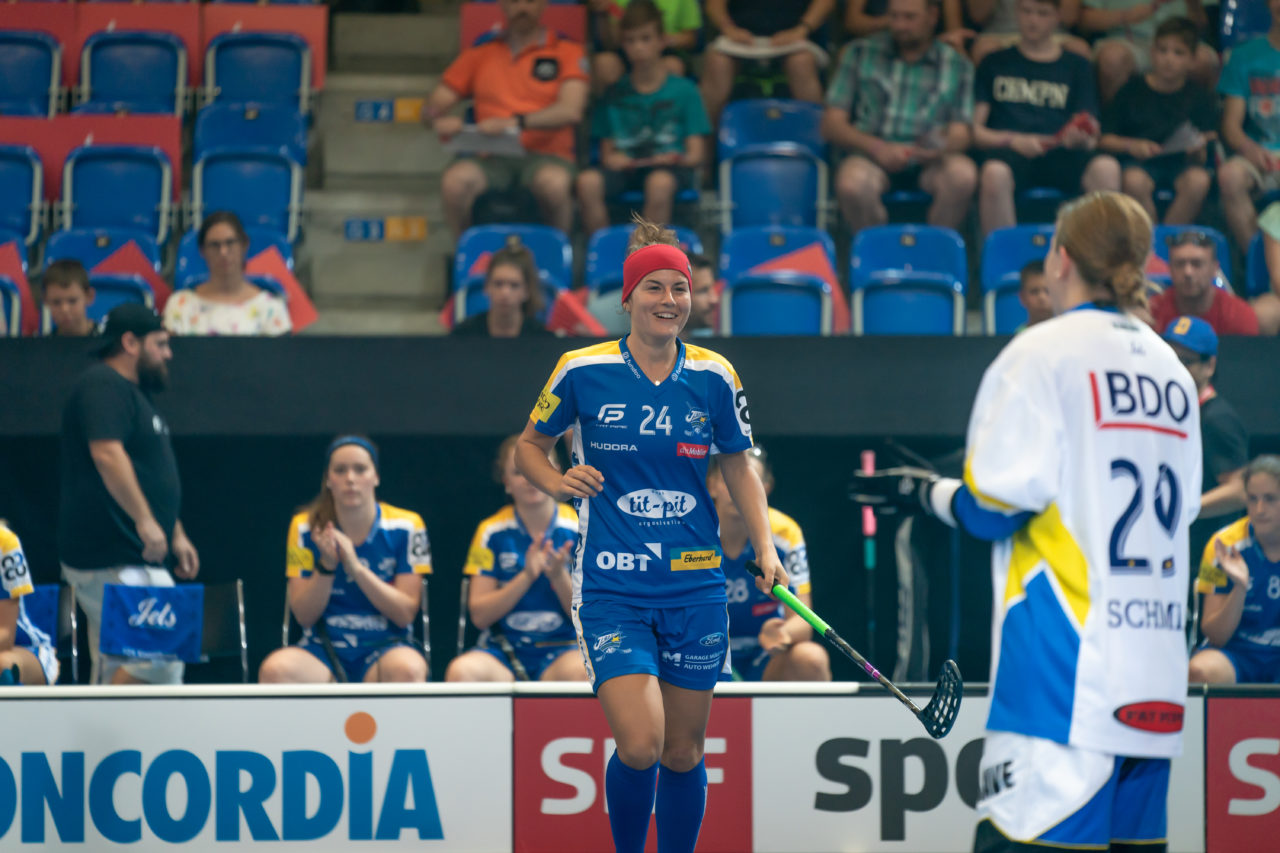 Saalsporthalle (Zürich), 31.08.2019, Unihockey Damen Supercup 2019, Kloten-Dietlikon Jets - piranha chur, Hana Konickova (Nr. 24, Kloten-Dietlikon Jets) in der Starting-Six

(Claudio Schwarz, unihockey-fotos.ch)
