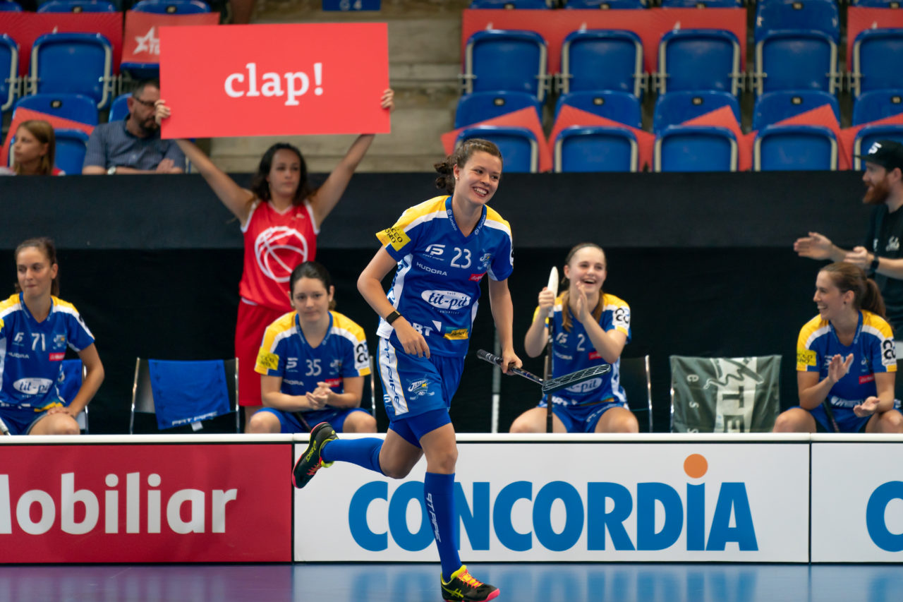 Saalsporthalle (Zürich), 31.08.2019, Unihockey Damen Supercup 2019, Kloten-Dietlikon Jets - piranha chur, Isabelle Gerig (Nr. 23, Kloten-Dietlikon Jets) in der Starting-Six

(Claudio Schwarz, unihockey-fotos.ch)