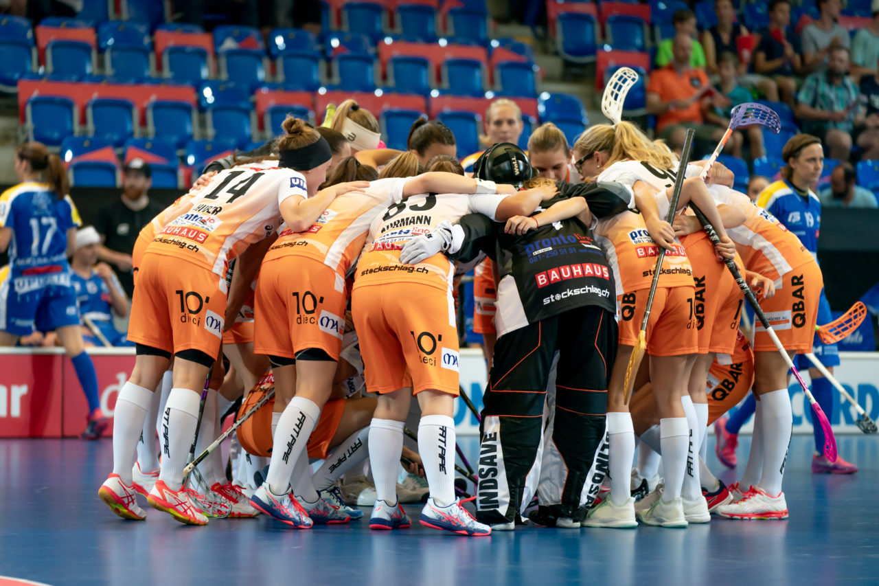 Saalsporthalle (Zürich), 31.08.2019, Unihockey Damen Supercup 2019, Kloten-Dietlikon Jets - piranha chur, Torjubel piranha chur zum 0:1

(Claudio Schwarz, unihockey-fotos.ch)
