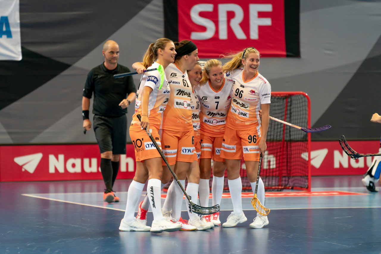 Saalsporthalle (Zürich), 31.08.2019, Unihockey Damen Supercup 2019, Kloten-Dietlikon Jets - piranha chur, Torjubel zum 1:4 von piranha chur

(Claudio Schwarz, unihockey-fotos.ch)