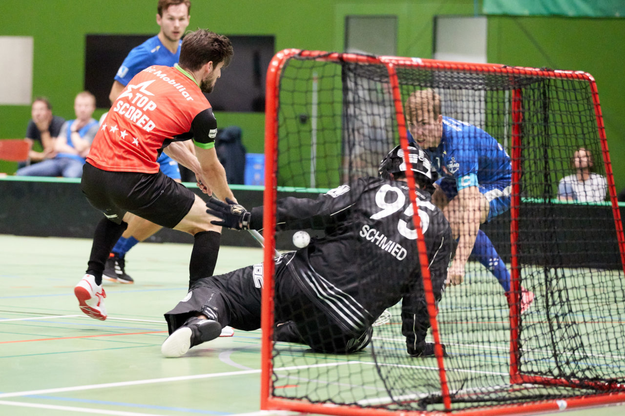 Zug United Männer NLA 
Zug United - UHC Waldkirch St Gallen 
Resultat 8 : 7 am 28. September 2019 in der Sporthalle der Kantonsschule Zug 
Bild: Michael Peter