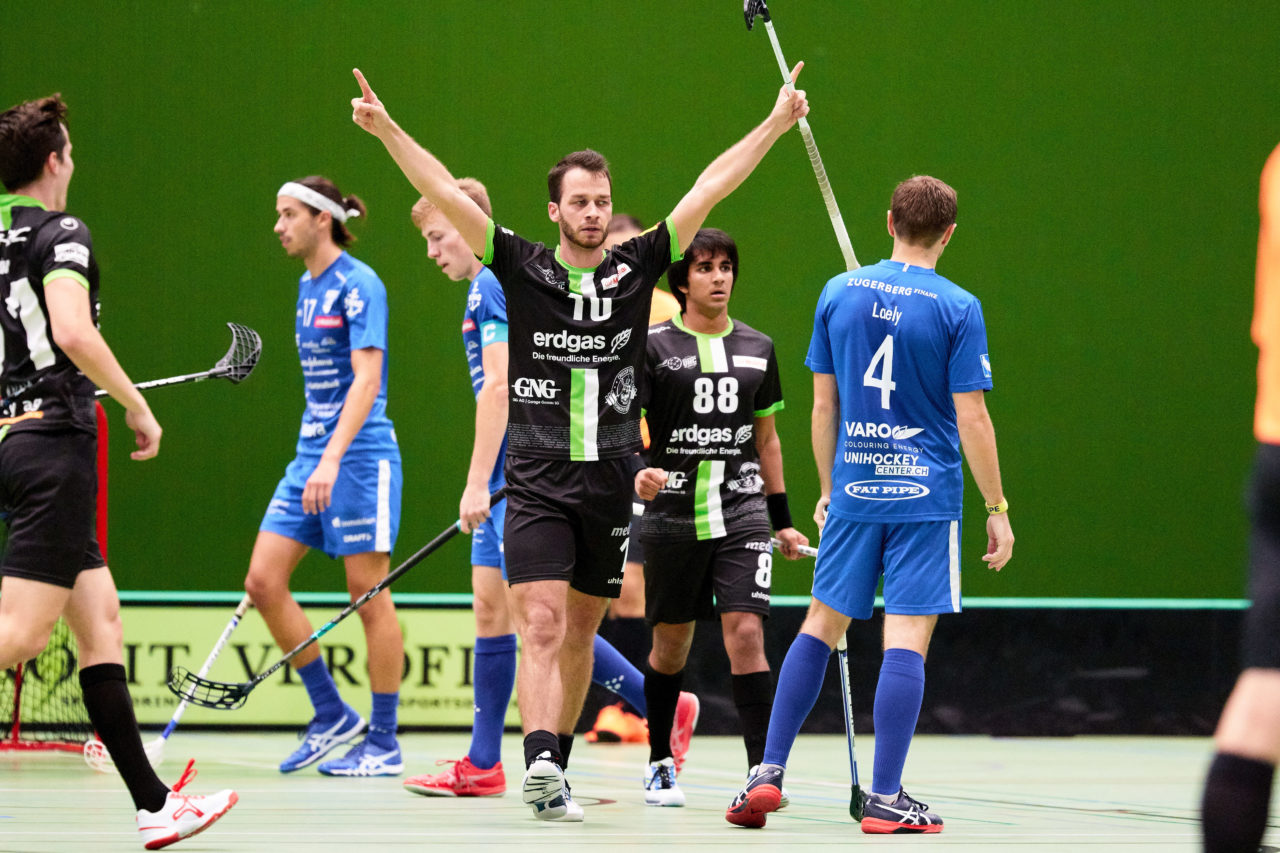 Zug United Männer NLA 
Zug United - UHC Waldkirch St Gallen 
Resultat 8 : 7 am 28. September 2019 in der Sporthalle der Kantonsschule Zug 
Bild: Michael Peter