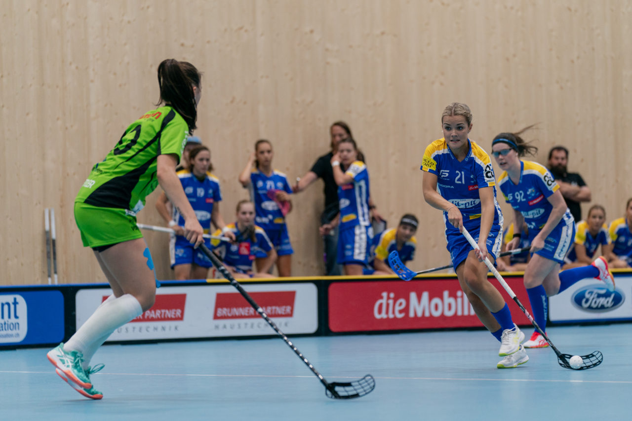 heja Stighag (Kloten), 21.09.2019, Unihockey Damen NLA 2. Runde, Kloten-Dietlikon Jets - Unihockey Berner Oberland, Alice Granstedt (Nr. 21, Kloten-Dietlikon Jets) am Ball

(Claudio Schwarz, unihockey-fotos.ch)